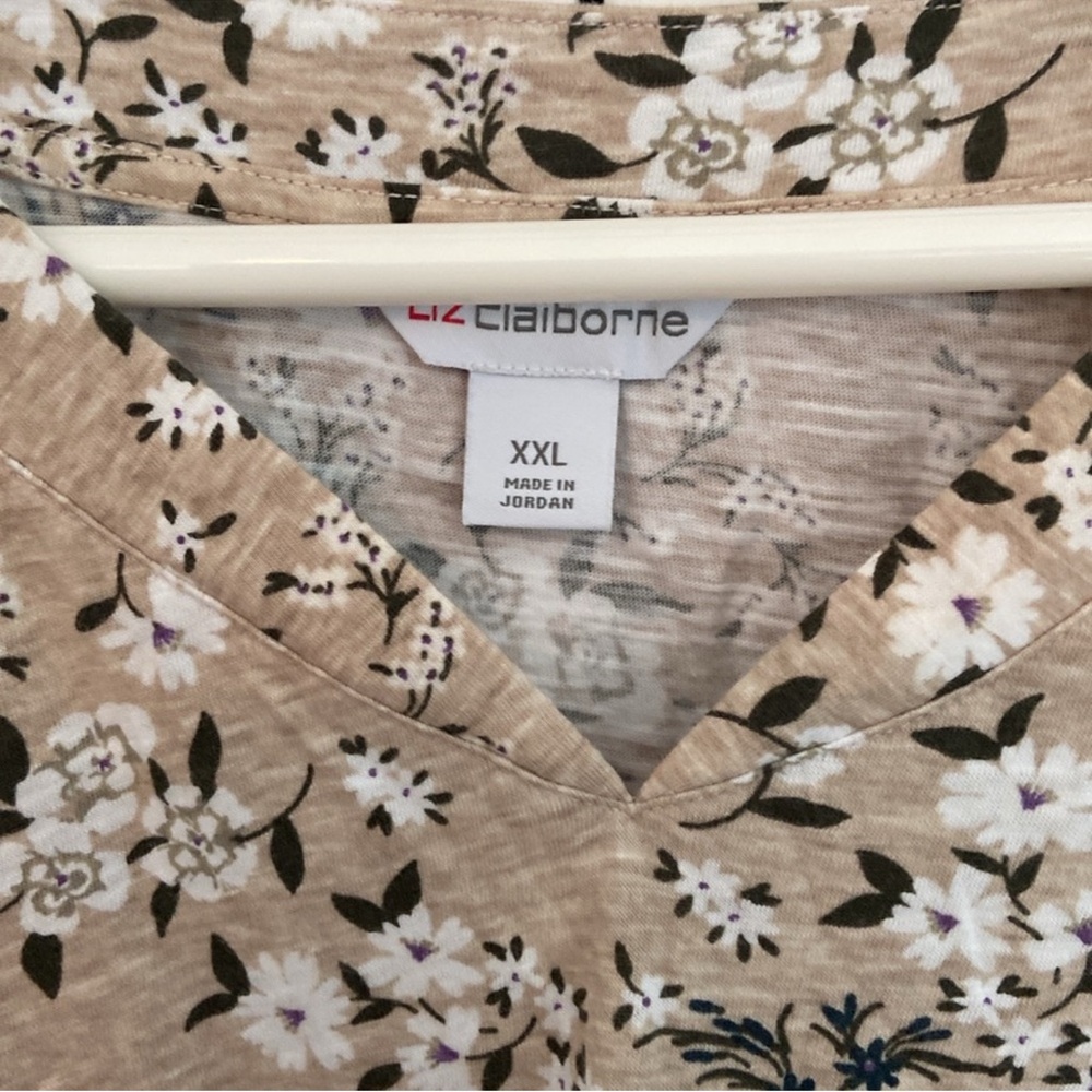 Liz Claiborne tan floral V-Neck Short Sleeve Top XXL - Picture 3 of 5